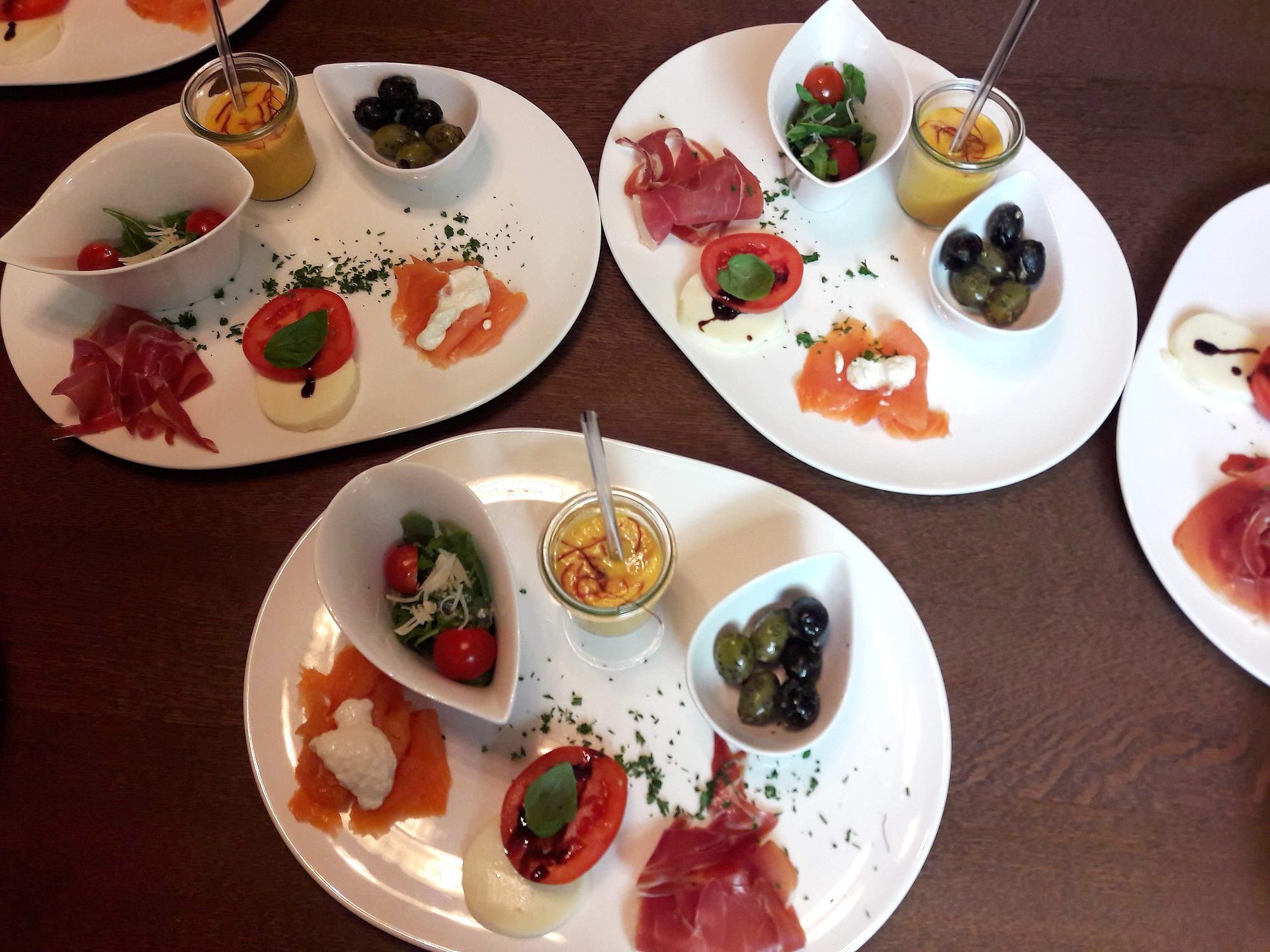 Spanischer Abend im Restaurant Hirchenhahn mit Tapas, Paella und Sangria Spanischer Abend im Restaurant Hirchenhahn mit Tapas, Paella und Sangria