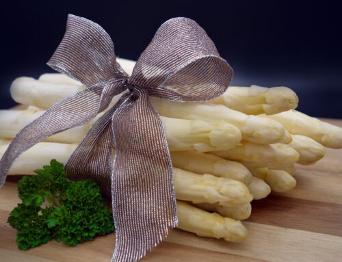 Frischer weißer Pfälzer StangenspargelAb Donnerstag, 19.03.26